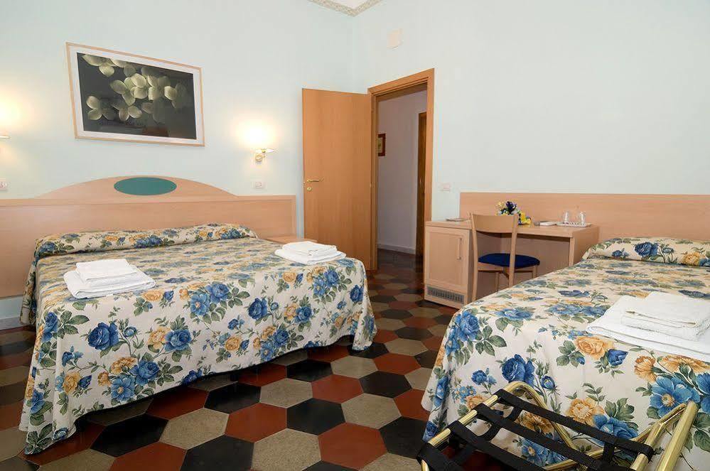 Piumith Guest House Rome Bagian luar foto
